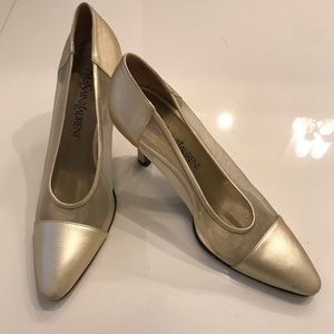 Vintage Yves Saint Laurent gold pumps. Size 7